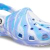 Crocs Classic Clog Marble Beach Sports Sandale unisex, alb, albastru „Alb albastru” 206867-1FK Crocs Classic Clog Marble Beach Sports Sandale unisex, alb, albastru „Alb albastru” 206867-1FK