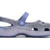 Crocs (PS) Sandale sport albastre lucioase cu toc plat pentru exterior 206370-434 Crocs (PS) Sandale sport albastre lucioase cu toc plat pentru exterior 206370-434