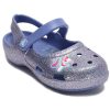 Crocs (PS) Sandale sport albastre lucioase cu toc plat pentru exterior 206370-434 Crocs (PS) Sandale sport albastre lucioase cu toc plat pentru exterior 206370-434