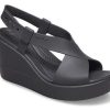 Crocs (WMNS) Brooklyn Cozy Anti-Slip Sports Sandale negre 206222-060