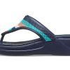 Crocs (WMNS) Monterey Bead Strap Wedge „Dark Blue” 206641-4HQ Crocs (WMNS) Monterey Bead Strap Wedge „Dark Blue” 206641-4HQ