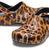 Crocs (WMNS) Sabot clasic Imprimare cu animale Sandale casual de plajă Imprimeu leopard 206676-90L Crocs (WMNS) Sabot clasic Imprimare cu animale Sandale casual de plajă Imprimeu leopard 206676-90L