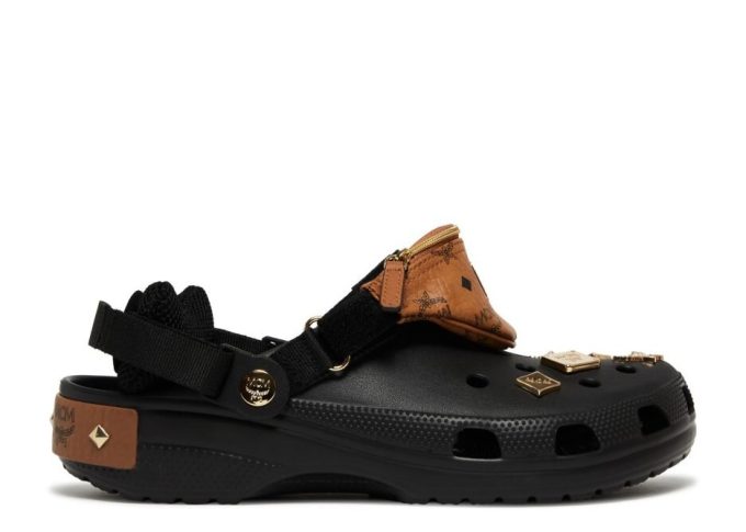 MCM x Classic Clog „Mini Fanny Pack – Negru” MCM x Classic Clog „Mini Fanny Pack – Negru”