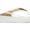 Papuci Crocs (WMNS) cu talpă groasă White Gold „White Gold” 206919-100