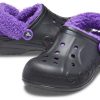 Saboți Crocs Baya căptușiți cu curea Fuzz „Black Purple” 20663309V
