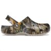 Saboți Crocs Classic x thisisneverthat x Realtree Clogs „Edge Camo Walnut ” 207631-267