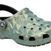 Sabot Crocs Classic Iridiscent Geometric „Verde” 209841-001