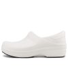Sandale albe Crocs (WMNS) Cozy Thick Sole 204045-100