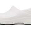 Sandale albe Crocs (WMNS) Cozy Thick Sole 204045-100