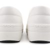 Sandale albe Crocs (WMNS) Cozy Thick Sole 204045-100