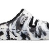 Sandale Crocs Classic Cozzzy Marbled „Black White” 207907