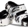 Sandale Crocs Classic Cozzzy Marbled „Black White” 207907
