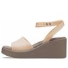Sandale Crocs (WMNS) Brooklyn cu curea la gleznă „Cream White Brown” 209406-2DS