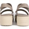 Sandale Crocs (WMNS) Brooklyn cu talpă groasă, gri 206453-15W